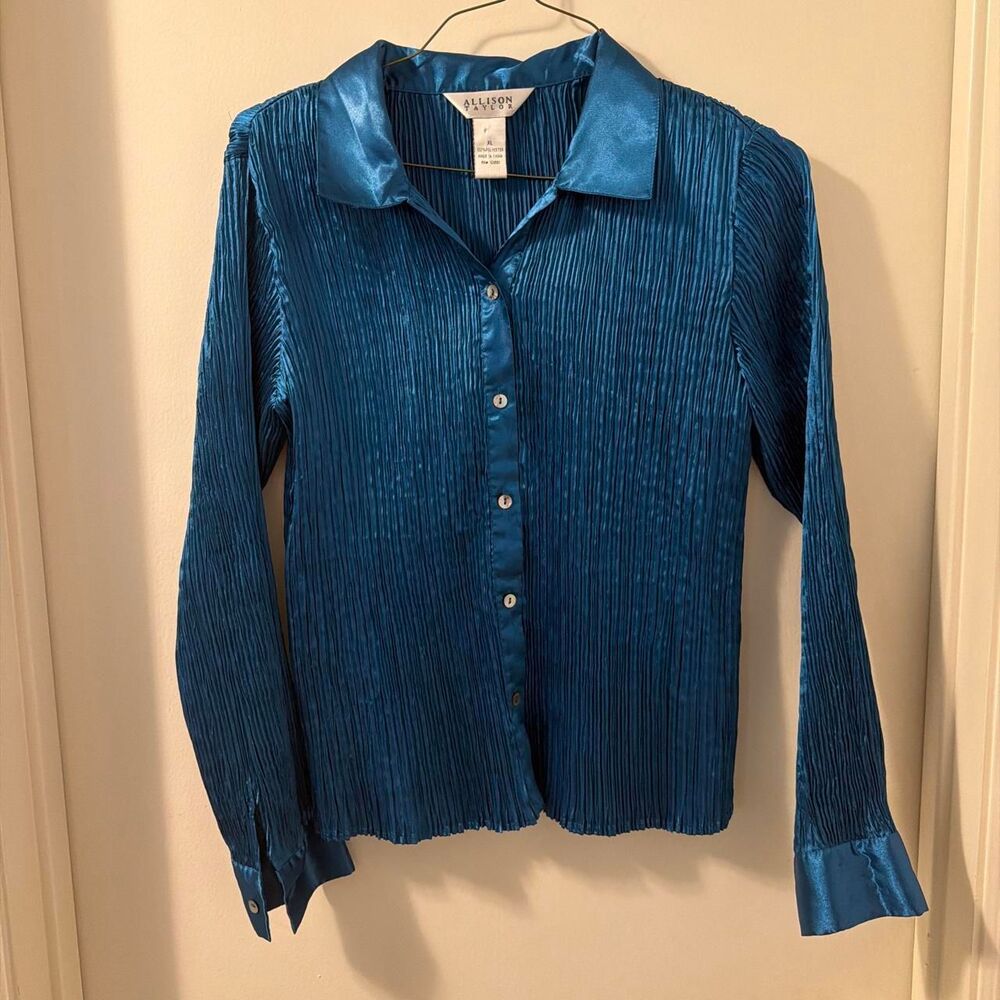 Vintage Retro early 2000's Allison-taylor Women's Peacock Blue accordion Blouse